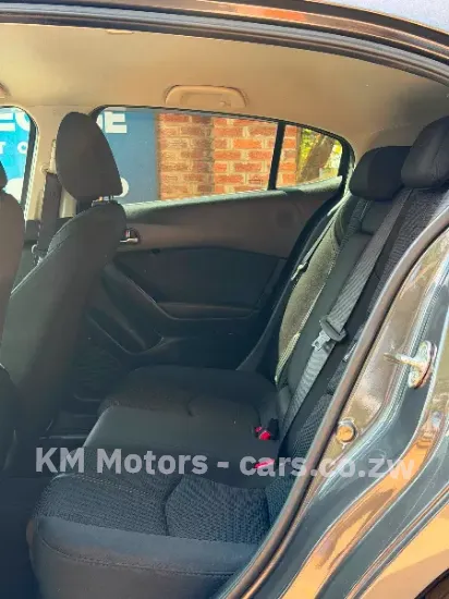 Picture of Mazda Axela 2016