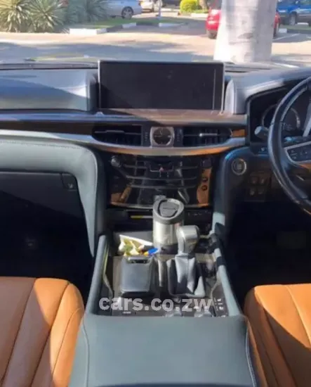 Picture of Lexus LX 2021