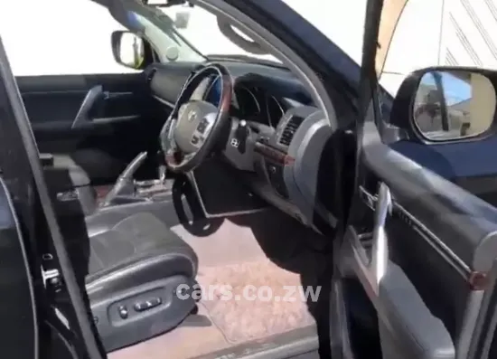 Picture of Toyota Land Cruiser 2014