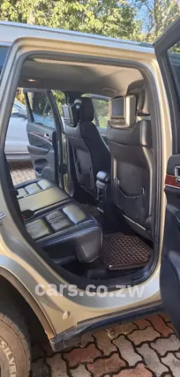 Picture of Jeep Grand Cherokee 2012
