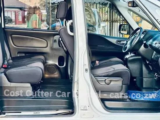 Picture of Nissan Serena 7 Seater
