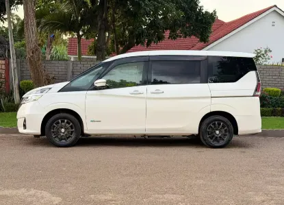 Picture of Nissan Serenas C27 (7 seater) for hire!