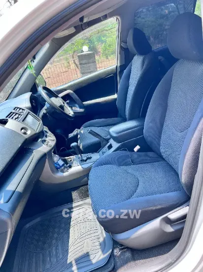 Picture of Toyota Rav4 2006