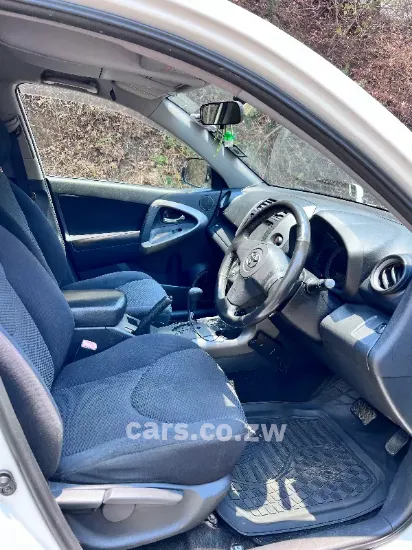 Picture of Toyota Rav4 2006