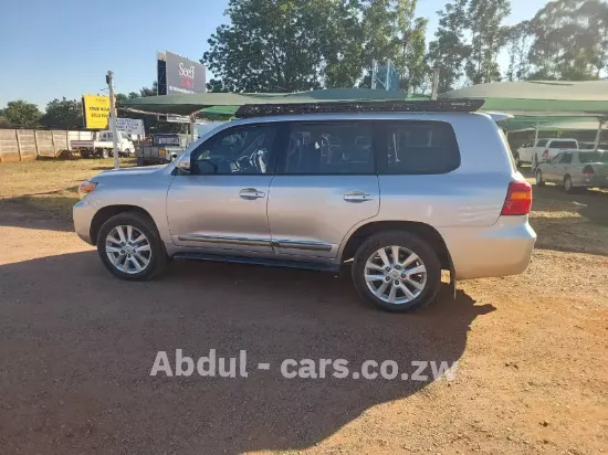 Picture of Toyota Land Cruiser 2013