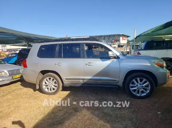 Picture of Toyota Land Cruiser 2013