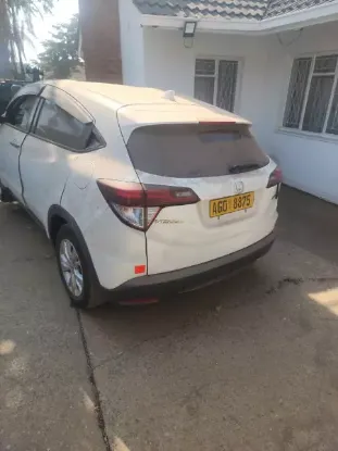 Picture of HONDA VEZEL WRECK FOR SALE (WHITE)