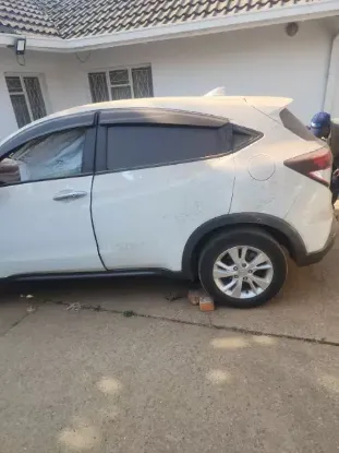 Picture of HONDA VEZEL WRECK FOR SALE (WHITE)