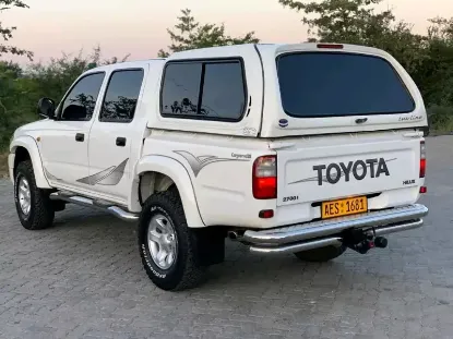 Picture of Toyota Hilux 2005