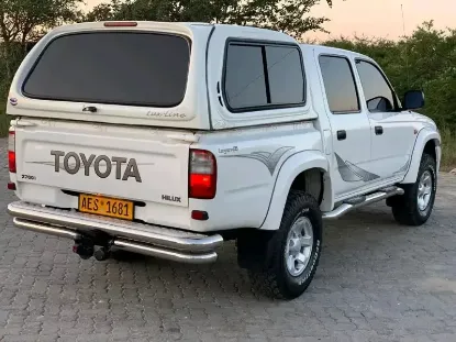 Picture of Toyota Hilux 2005