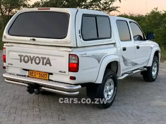 Picture of Toyota Hilux 2005