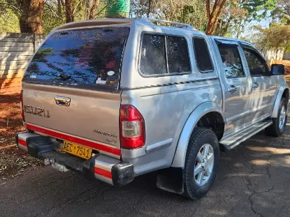 Picture of Isuzu KB300 2005