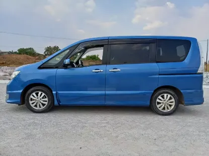 Picture of Clean 7/8 Seater Family Cars for Hire !! From