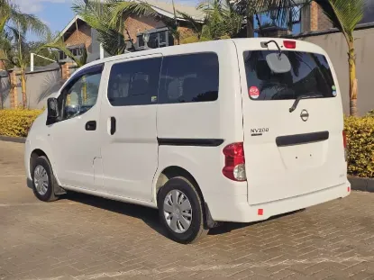 Picture of Nissan NV200 2017