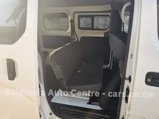 Picture of Nissan NV200 2017