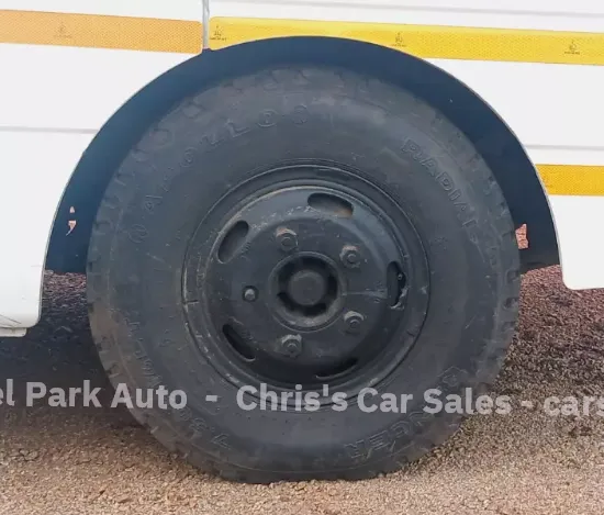 Picture of Nissan Civillian 1989