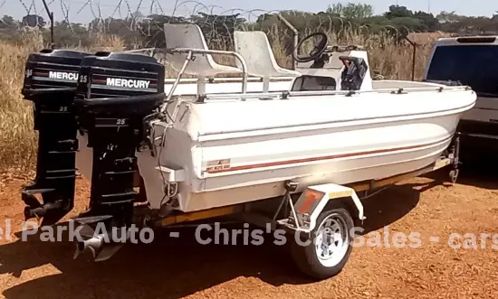 Picture of SuperCat Wit BHTS 430 Hull Mercury 25 Motors 1990