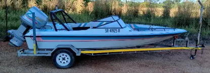 Picture of Ebago Hull with Evinrude 175 Motor Ebago Hull with Evinrude 175 Motor 2016