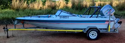 Picture of Ebago Hull with Evinrude 175 Motor Ebago Hull with Evinrude 175 Motor 2016