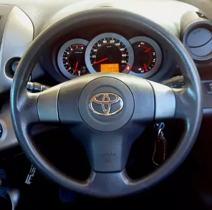 Picture of Toyota Rav4 2010