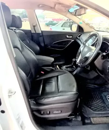 Picture of Hyundai Santa Fe 2017