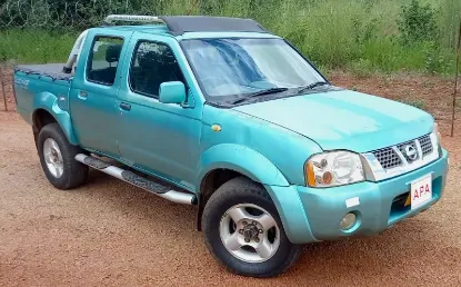 Picture of Nissan Hardbody 2002