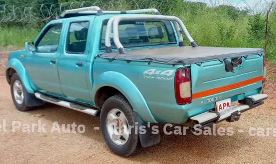 Picture of Nissan Hardbody 2002