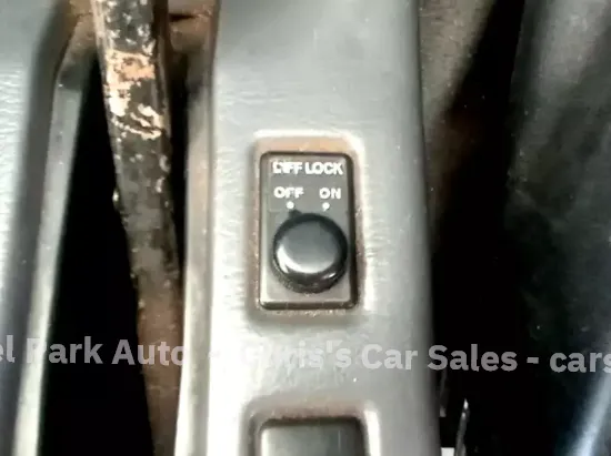 Picture of Nissan Hardbody 2002