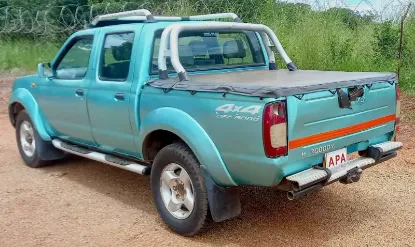 Picture of Nissan Hardbody 2002