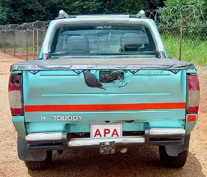 Picture of Nissan Hardbody 2002