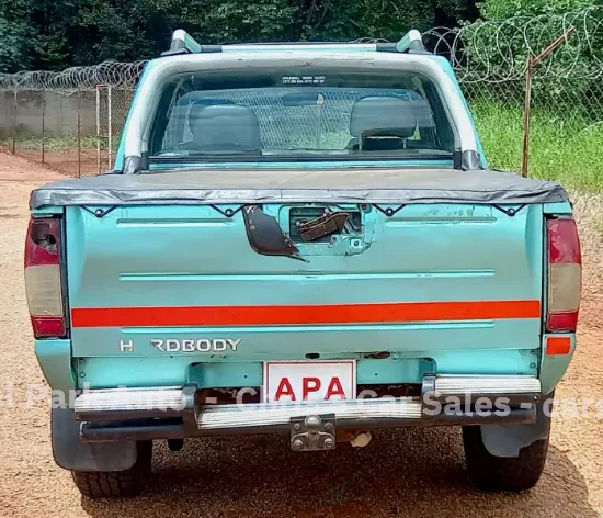 Picture of Nissan Hardbody 2002