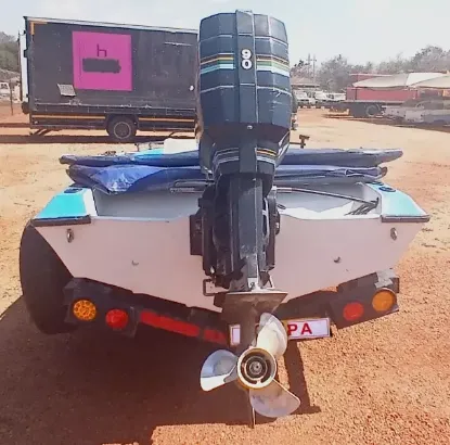 Picture of Piranha Hull WIth Mercury 90 Motor 1977