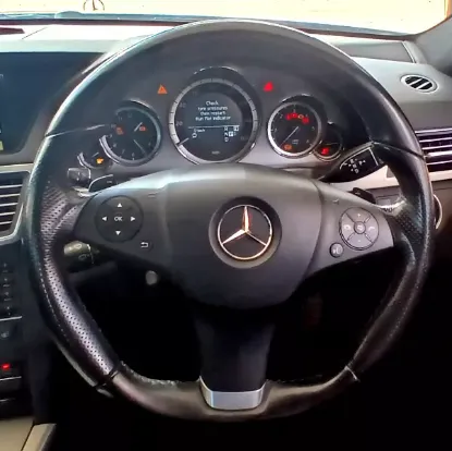 Picture of Mercedes Benz E-Class 2010