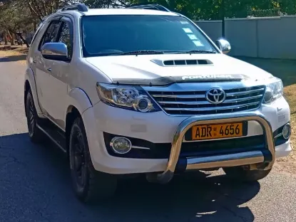 Picture of Toyota Fortuner 2015