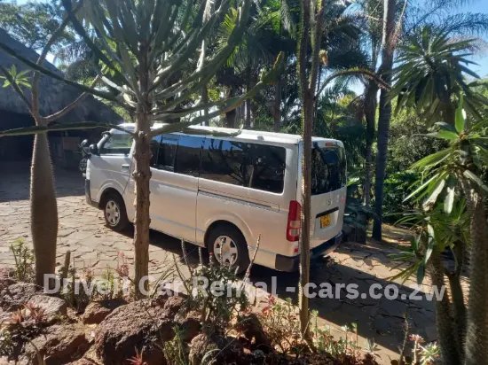 Picture of Toyota Hiace 10 seater (baby quantum)