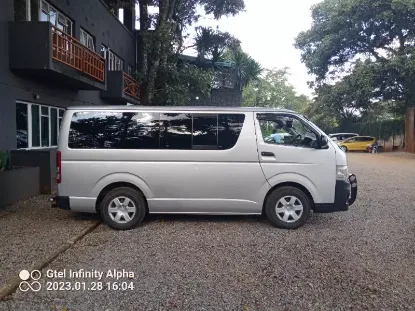 Picture of Toyota Hiace 10 seater