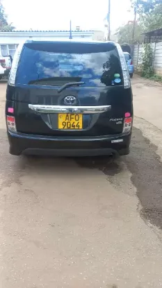 Picture of Toyota Isis 7 Seater For Hire