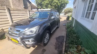Picture of Isuzu M-UX for Hire