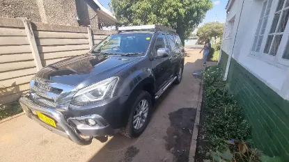 Picture of Isuzu M-UX for Hire