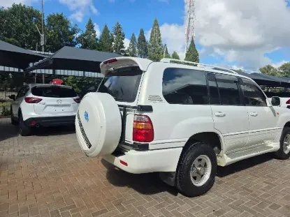 Picture of Toyota Land Cruiser 2004