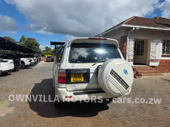 Picture of Toyota Land Cruiser 2004