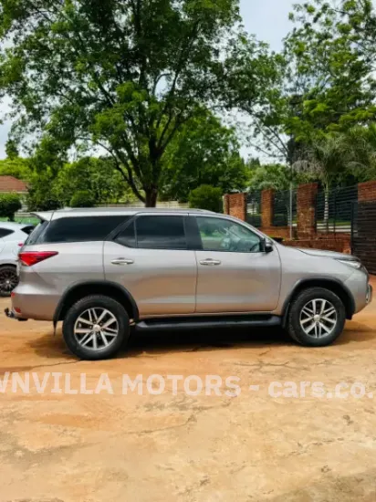Picture of Toyota Fortuner 2017