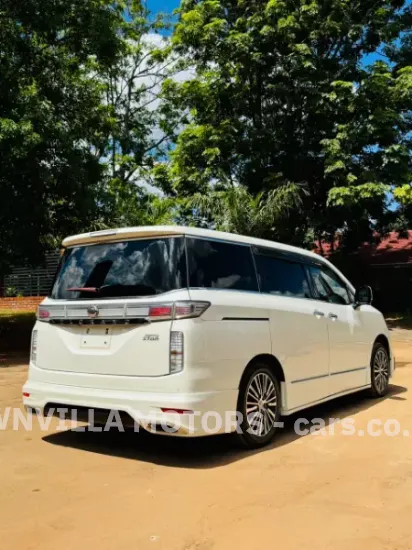 Picture of Nissan Elgrand 2018