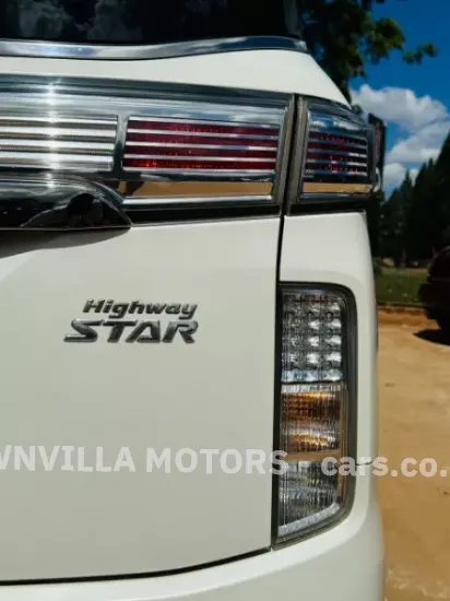 Picture of Nissan Elgrand 2018