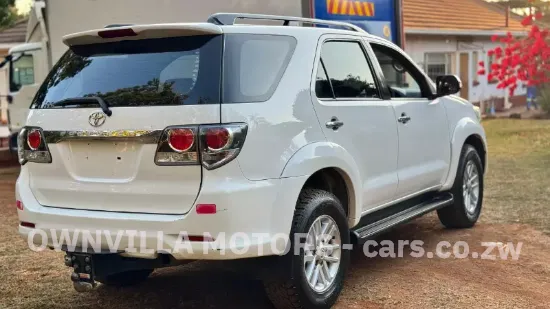 Picture of Toyota Fortuner 2015