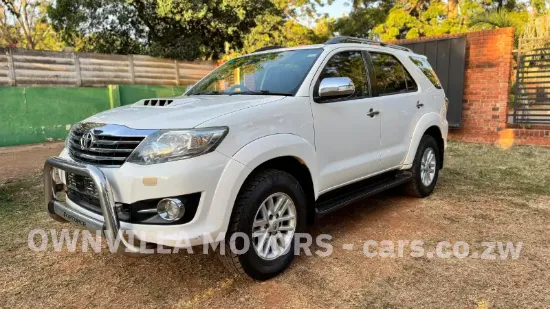Picture of Toyota Fortuner 2015