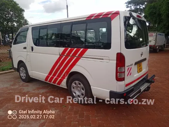 Picture of Toyota Hiace 10 seater (baby quantum)