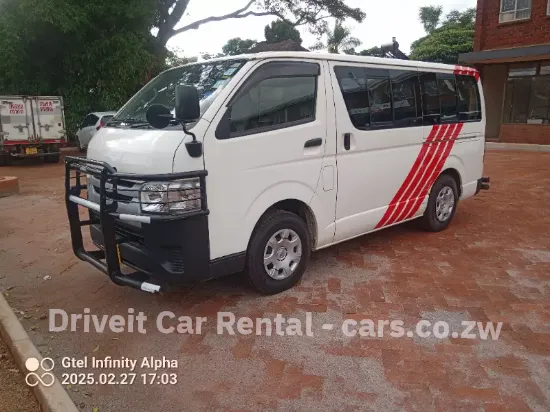 Picture of Toyota Hiace 10 seater (baby quantum)