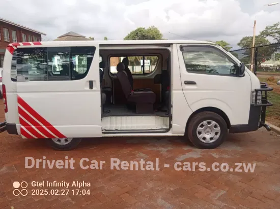Picture of Toyota Hiace 10 seater (baby quantum)
