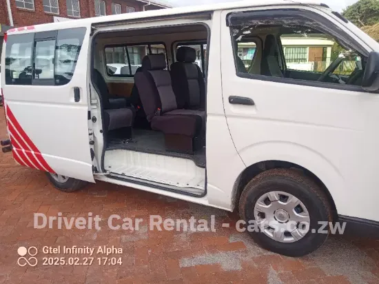 Picture of Toyota Hiace 10 seater (baby quantum)